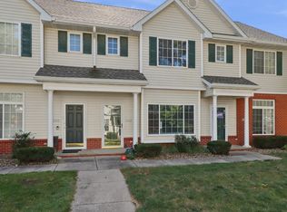 2162 Ridgeview Cir, Clive, IA 50325