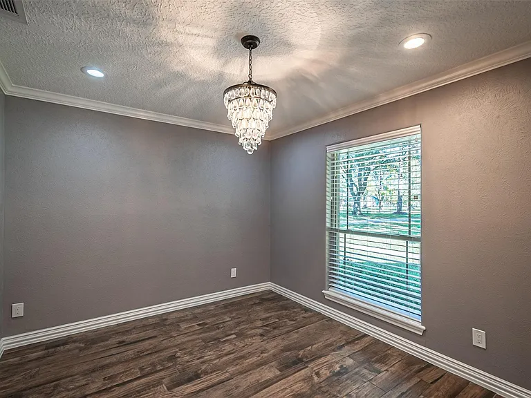 17615 Swansbury Dr — Photo 12