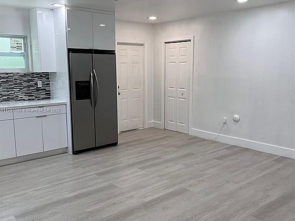 5th image of 2788 NW 48th St Unit B