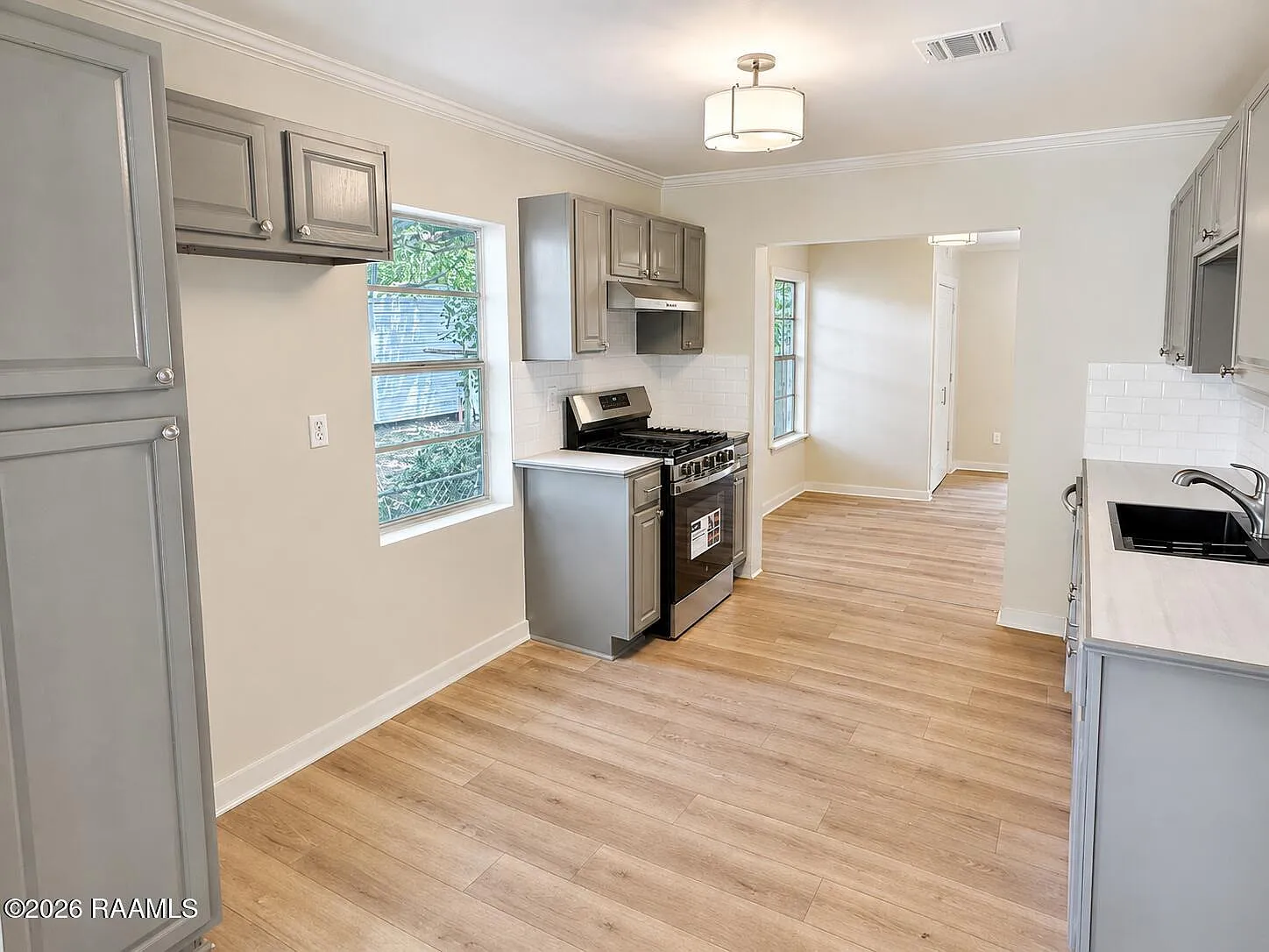 3 bed, 2.0 bath, 1210 sqft, $1,600 — Photo 4