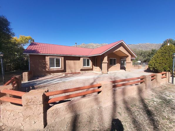 16 Silver Hills Rd SE