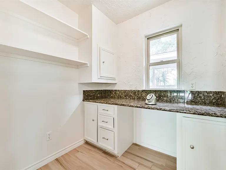 807 Stadium Cir — Photo 18
