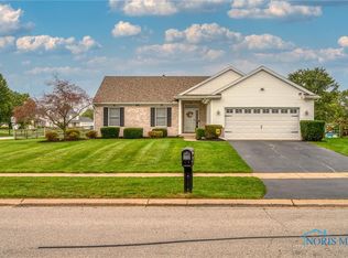 130 Fountain Dr, Holland, OH 43528