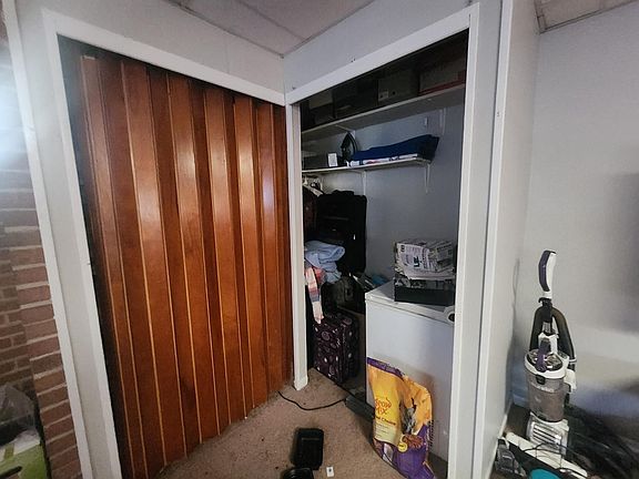 3rd image of 1020 E 61st Pl