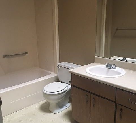 2nd image of 2547 Kessler Dr