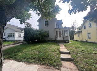 126 1/2 E 15th St #2, Holland, MI 49423
