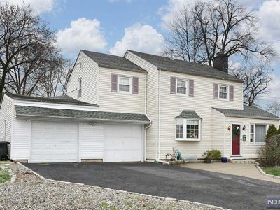 2 Elmwood Dr, Elmwood Park, NJ, 07407