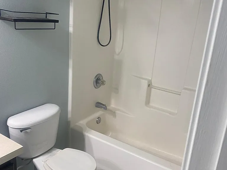 712 Middle Branch Way — Photo 12