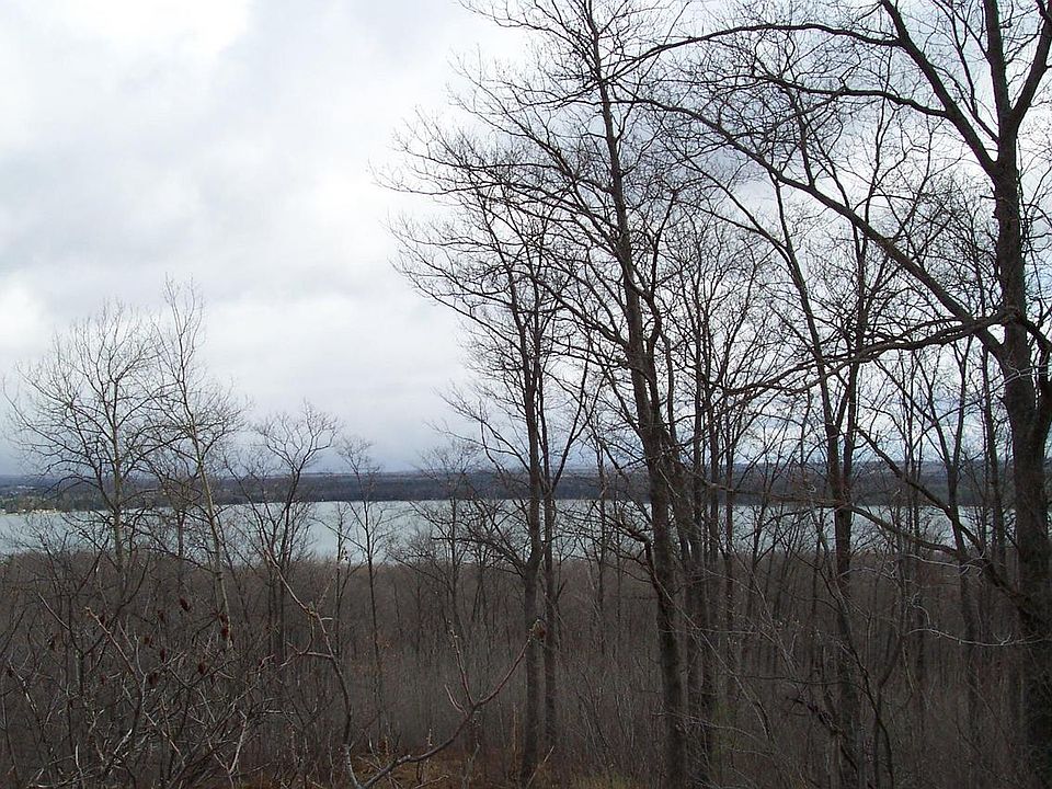 2nd image of Lakeview Hills Rd
