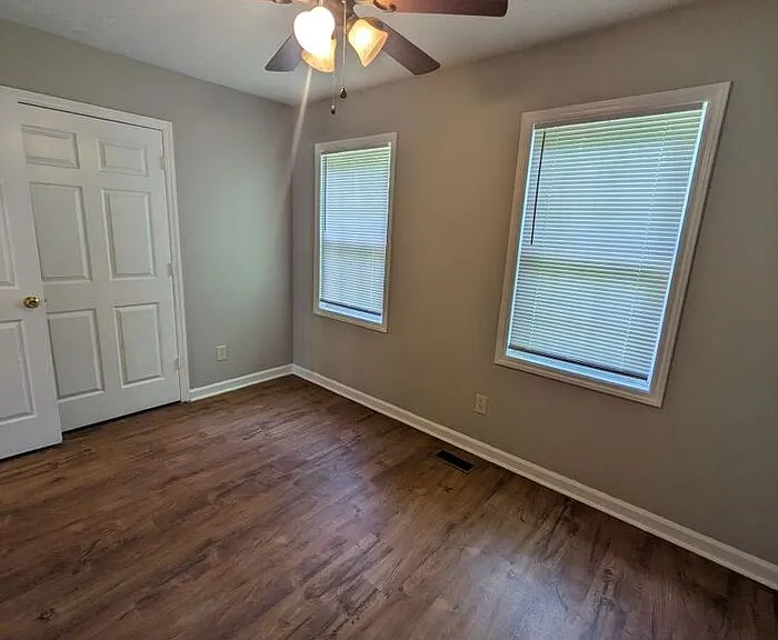 1107 N College Ave — Photo 9