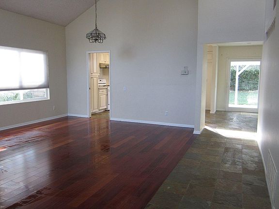 3rd image of 723 Paseo De Leon