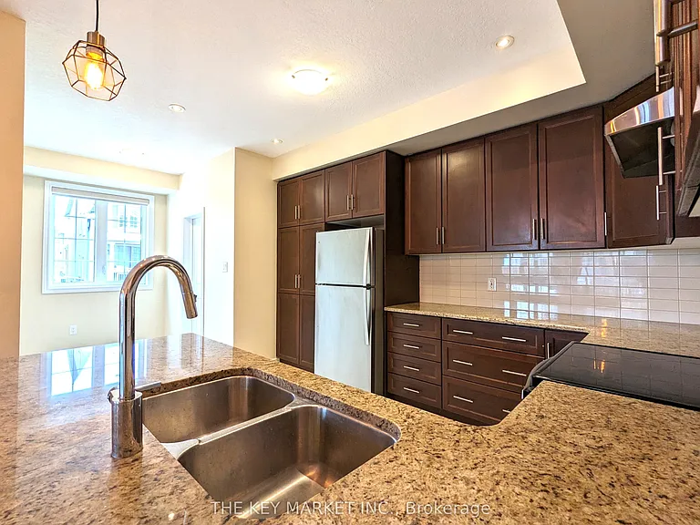 365 Belcourt Cmn — Photo 24