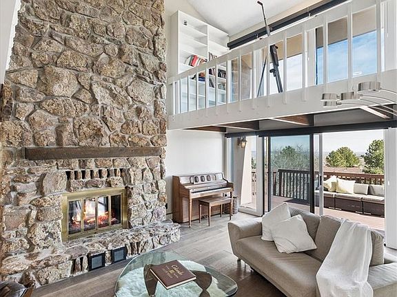 5th image of 2095 Elderberry Road