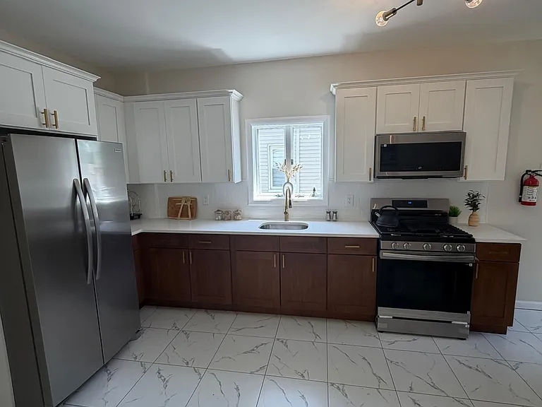 204 Pine St #1A — Photo 4
