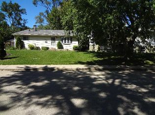 738 Jackson Ave, Carpentersville, IL 60110