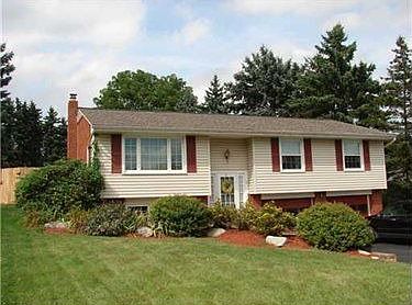 1st image of 109 Woodbury Dr
