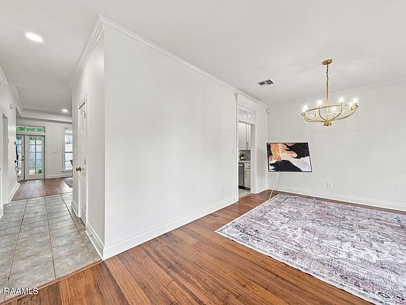 2nd image of 106 Pericles St