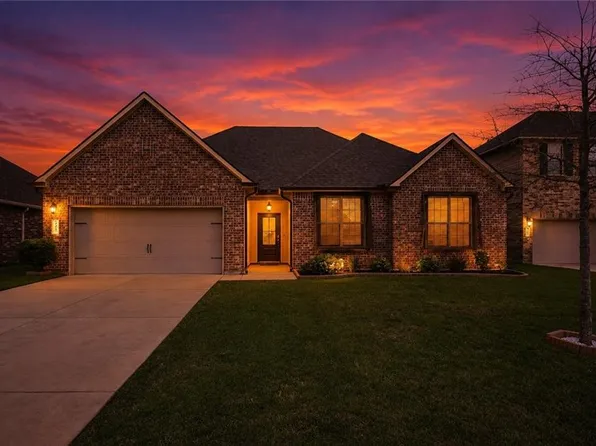 945 Channel Bend Ct, Slidell, LA 70461