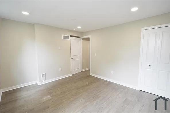 1933 E Albert St — Photo 9