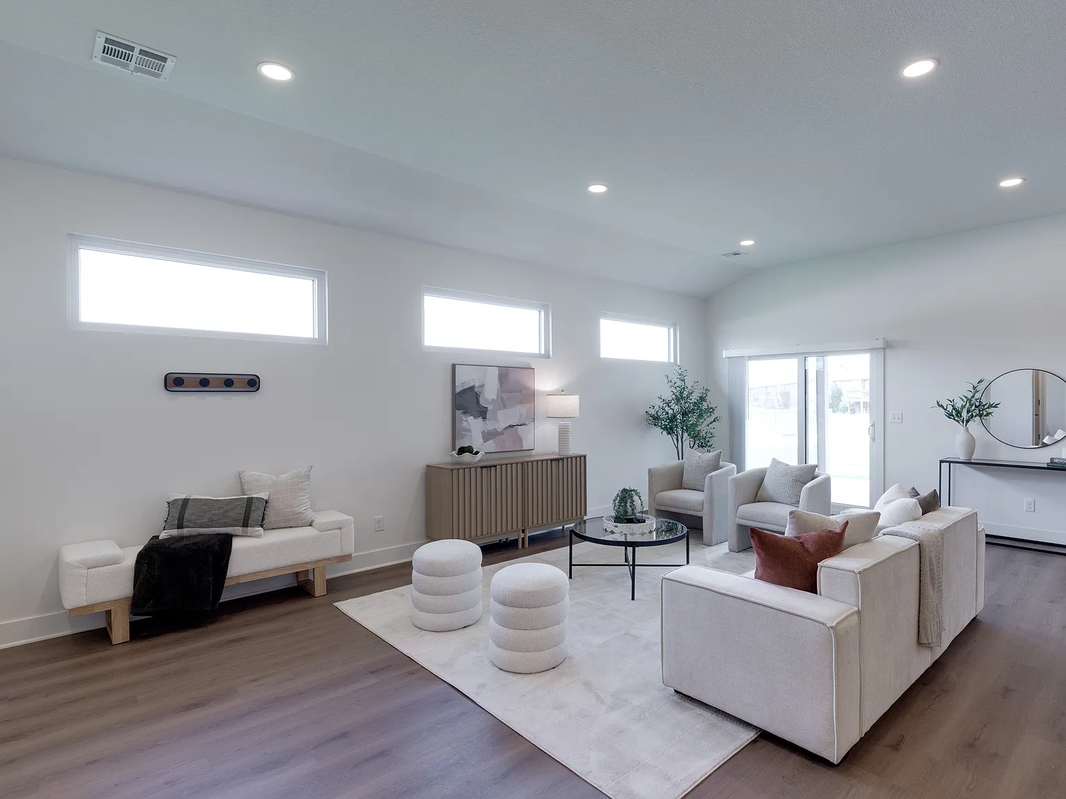 3 bed, 1618 sqft, $1,995 — Photo 3