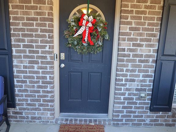 4th image of 231 River Crest Cir N