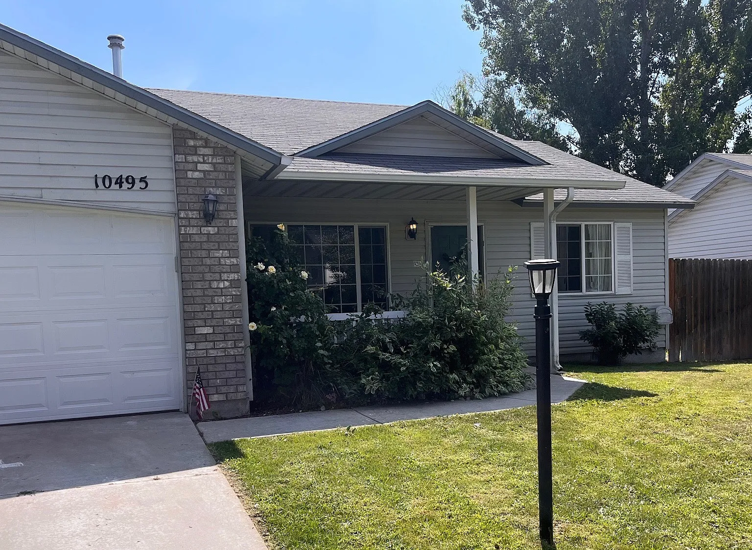 3 bed, 1046 sqft, $2,100 — Photo 1