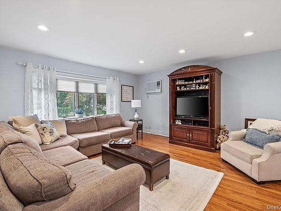 4th image of 15 Eleanor Road