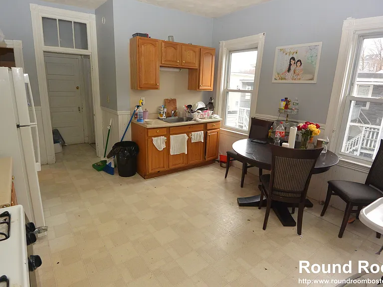10 Brackett St #10 — Photo 1