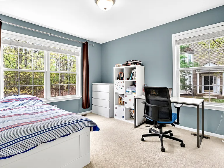 554 Adirondack Ct — Photo 37