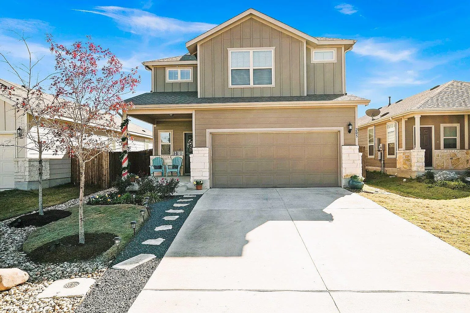 4 bed, 3.0 bath, 2193 sqft, $2,100 — Photo 1