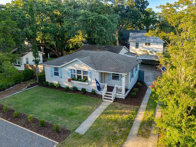1424 Moultrie St — Photo 27