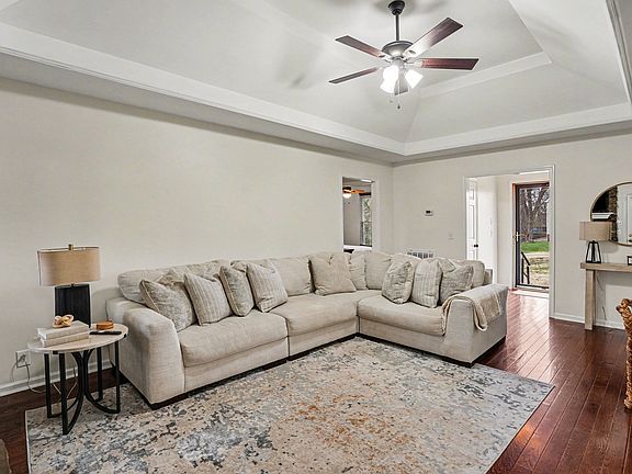 5th image of 1005 Homestead Trl