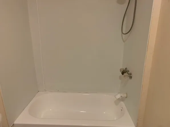 226 Brightman St APT 1, Fall River, MA 02720