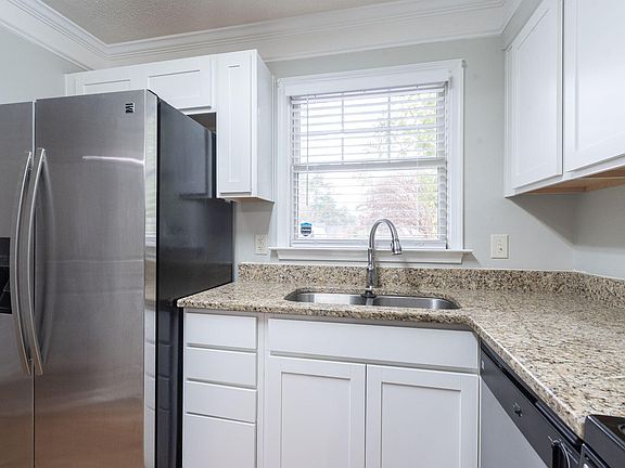 3rd image of 4418 Roller Ct