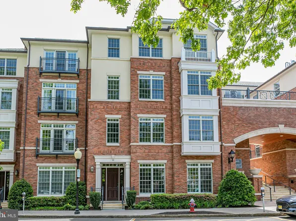 18 Paul Robeson Pl, Princeton, NJ 08542