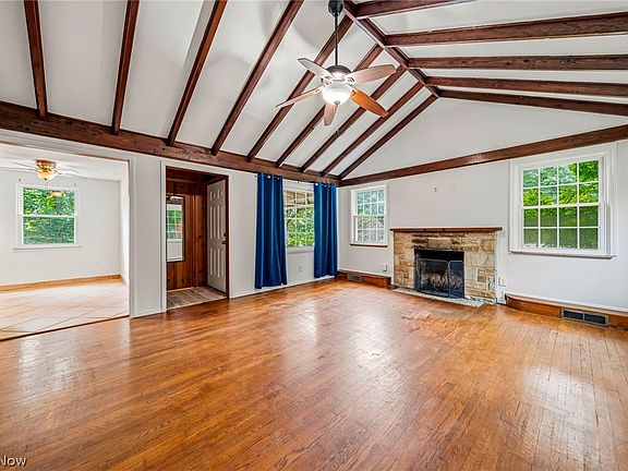 5th image of 2490 Glenridge Rd