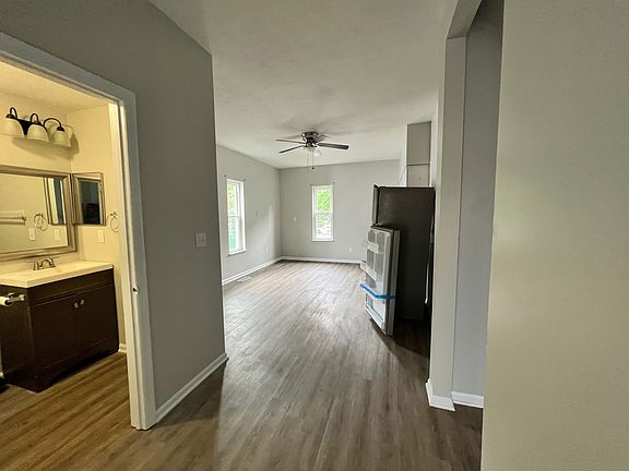 4th image of 1822 Mills Ave APT 2