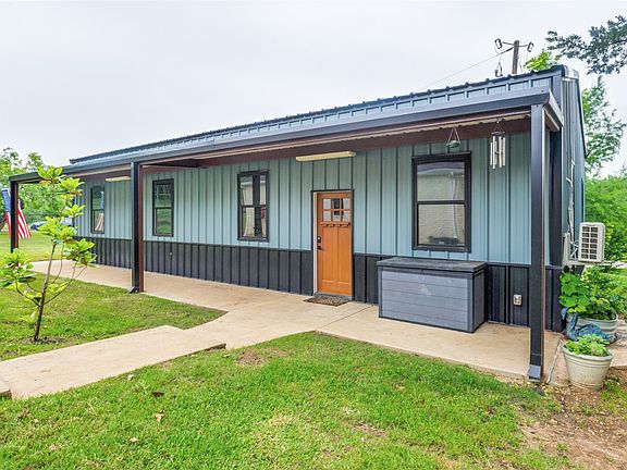 3rd image of 586 Rustic Oaks Rd