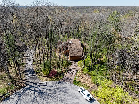 5th image of 715 Barclay Ct