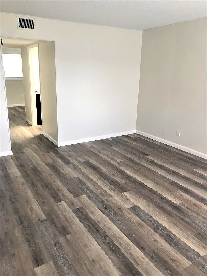 2 Bdrm / 1 Bath Apartment Gray/Johnson City, TN 37615 — Photo 2