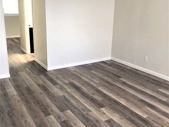 2nd image of 332 Old Gray Station Rd APT 5