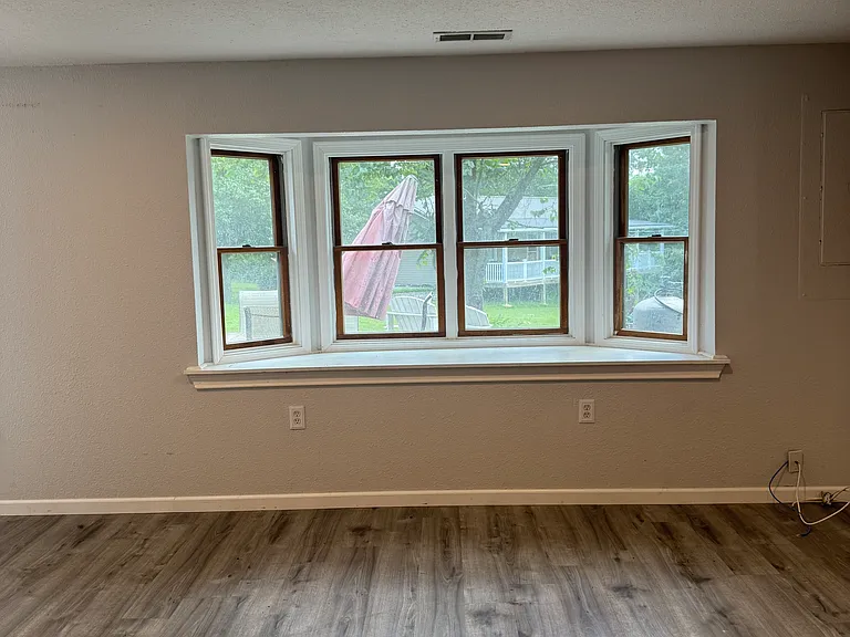 13916 Radford Ln — Photo 18