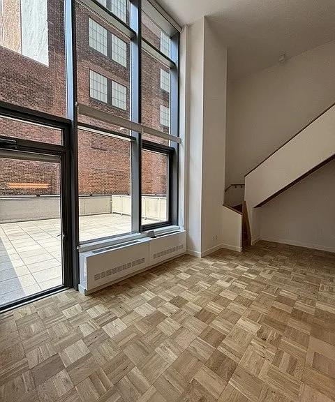 312 11th Ave #4G — Photo 2
