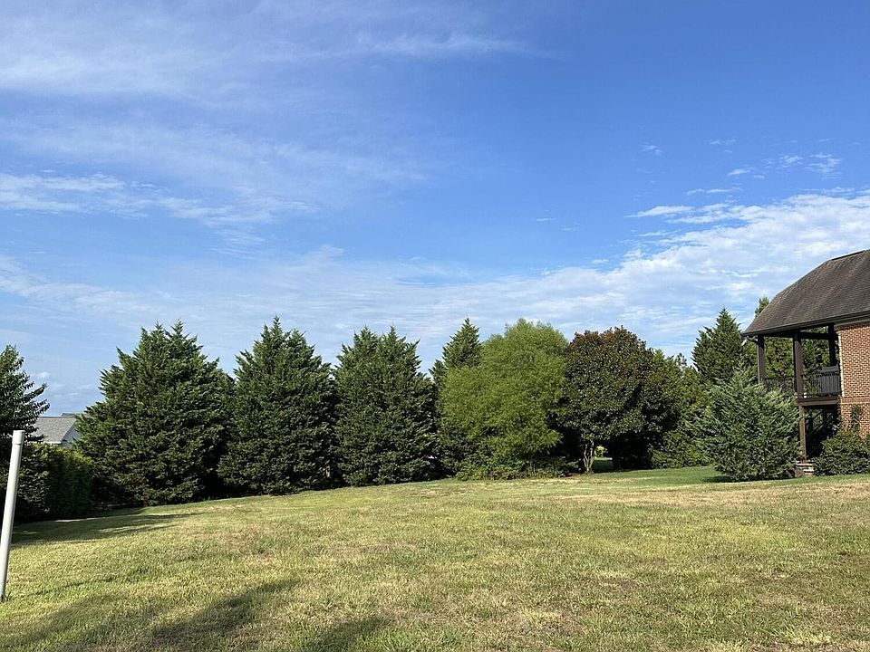 2nd image of 1517 Charlottesville Blvd