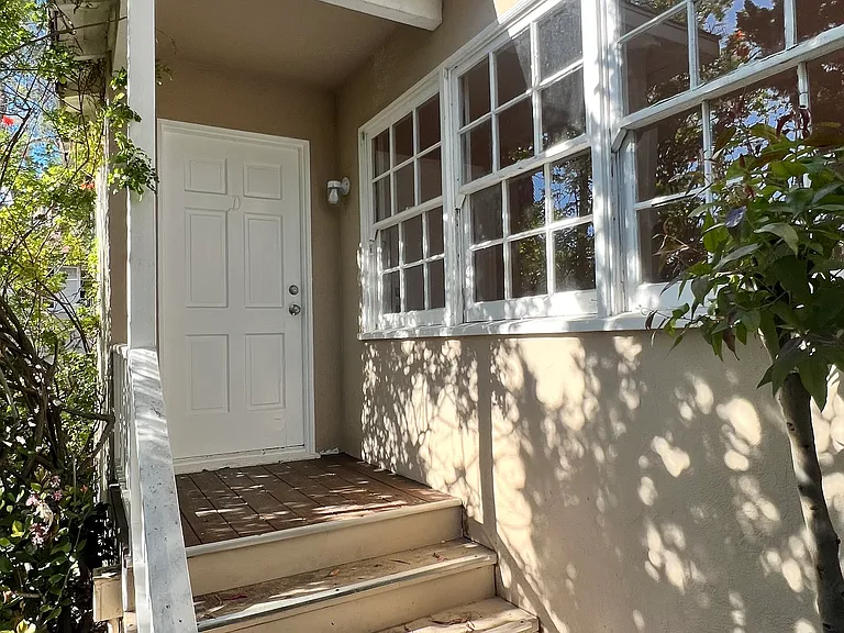 2200 S Coast Hwy #D — Photo 21