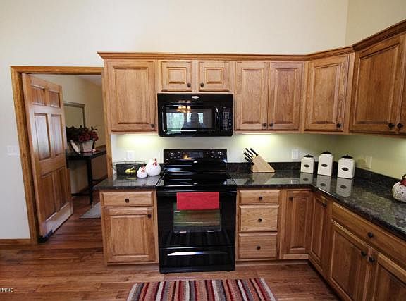 4th image of 21818 Wright Pl