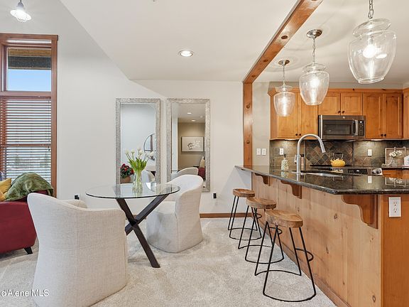 5th image of 834 McKinley Ave #404