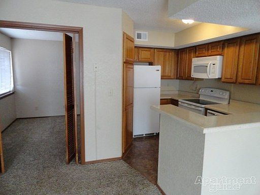 4th image of 11560 N May Ave APT 206