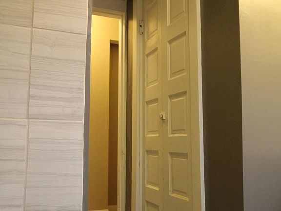 5th image of 2763 Harris Ave #9