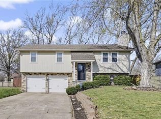 15210 S Navaho Dr, Olathe, KS 66062